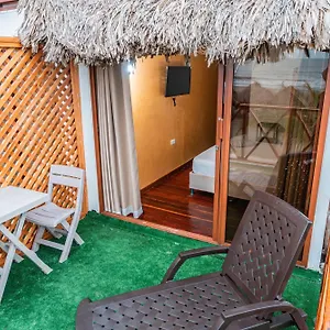 Y Restaurante Yalis Hotel